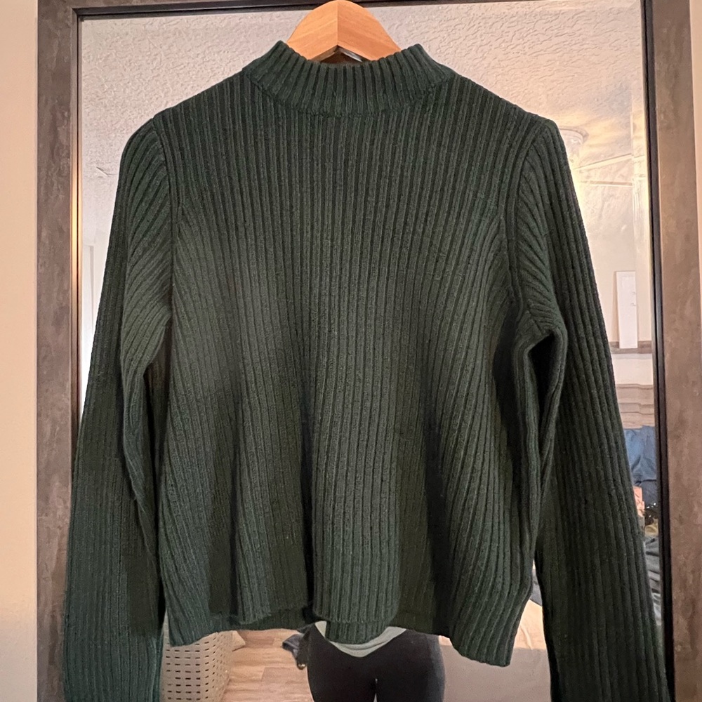 EUC H&M mock neck sweater